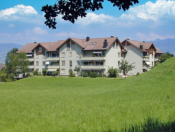 Mehrfamilienhaus, Kirchweg 2 / 4 / 6 in Buttikon