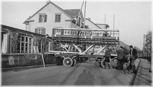 Maschine liefern alt.jpg (12635 Byte)